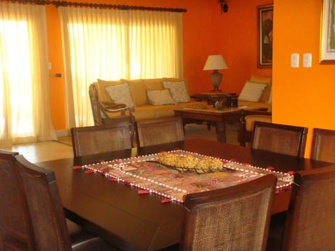 Dinnig and livingroom