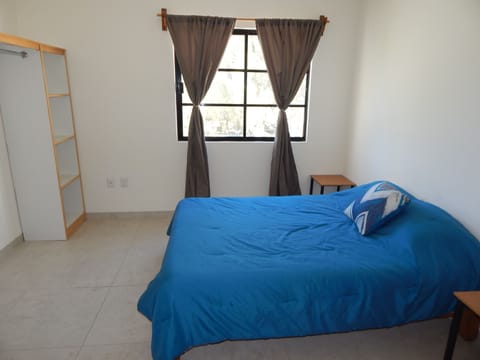 4 bedrooms, internet, bed sheets, wheelchair access