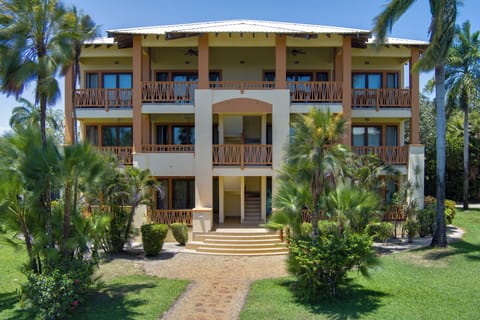 Building 4 Apartment Building