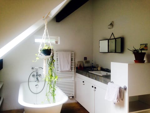 Big room (has its own bathroom)