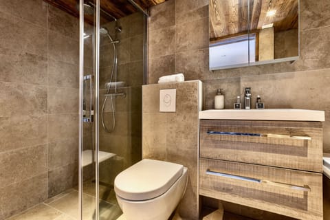ensuite with large shower