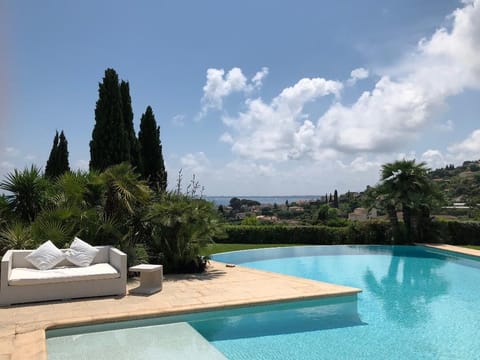 Complete privacy at the pool....