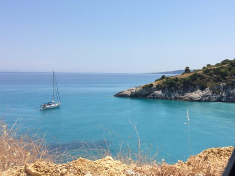 Beach nearby, sun loungers, beach towels