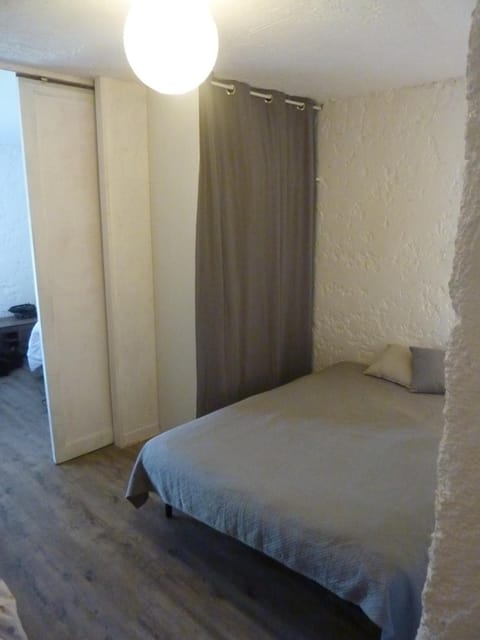 1 bedroom, iron/ironing board, internet