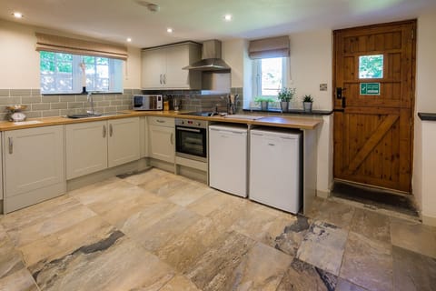 Winterton Cottage - Kitchen