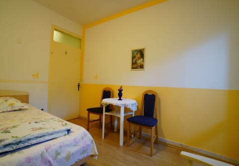 1 bedroom, WiFi, bed sheets, wheelchair access