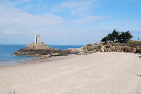 Beach nearby, beach towels