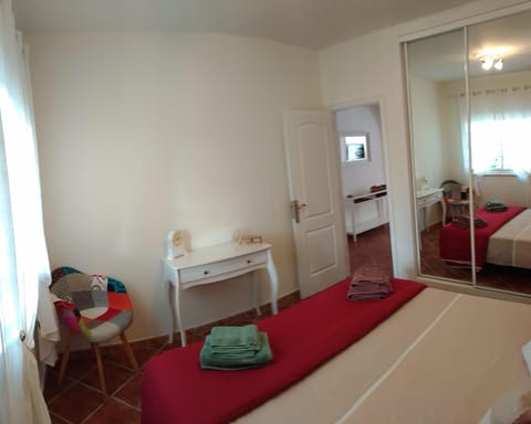 1 bedroom, iron/ironing board, internet, bed sheets