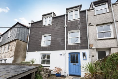 Thimble Cottage, former period fisherman’s Cottage