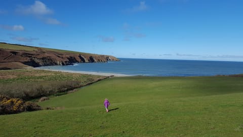 Places nearby - Abermawr