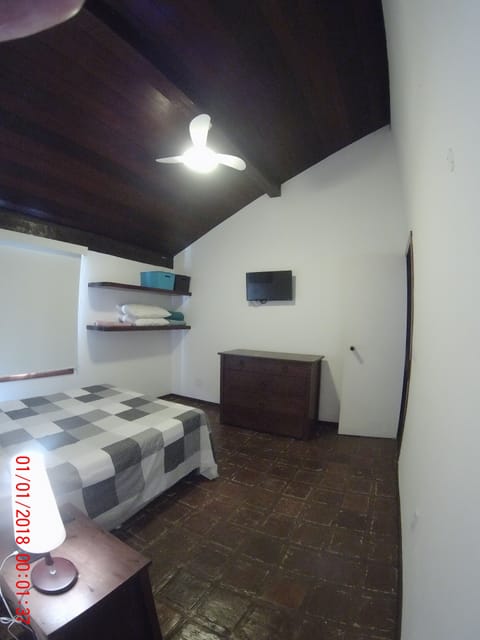 4 bedrooms, desk, iron/ironing board, free WiFi