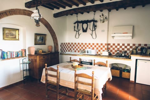 Le Stalle kitchen & dining room - www.patrignone.com