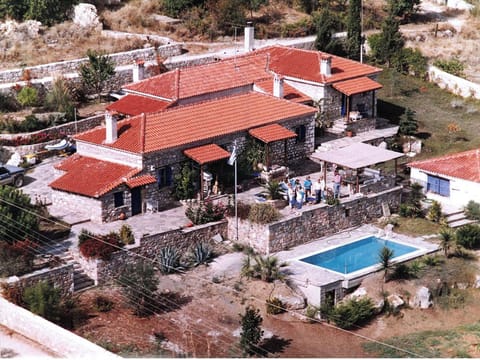 Aerial photo of 3-bed villa with pool
