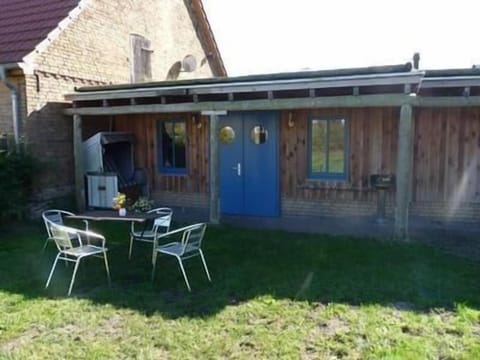 Exterior view (small)