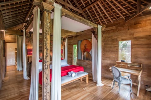 Marika Sawah 6 Bedroom Villa, Rice Field View, Feature Pool+Breakfast, Canggu Villa in North Kuta