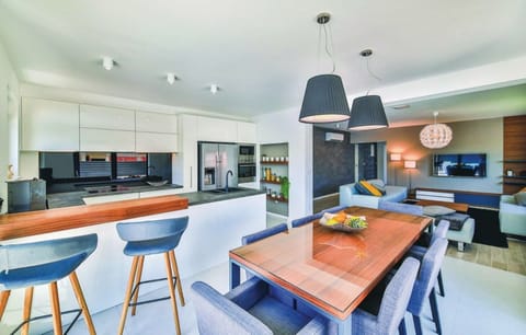 kitchen ground floor fully equiped