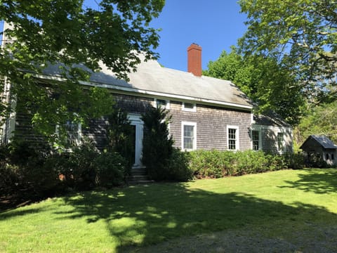 1840'S West Tisbury Farm House W\/ Guest Cottage. 'Old Vineyard' With ...