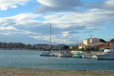 Beach nearby, sun loungers