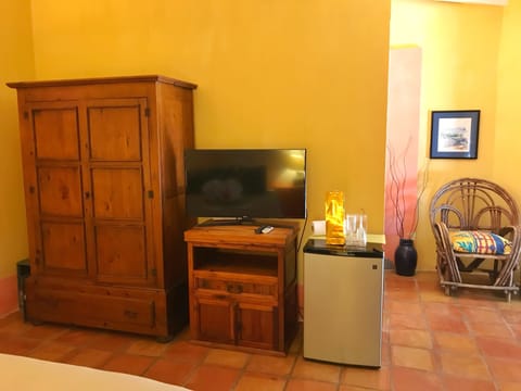 1 bedroom, in-room safe, iron/ironing board, free WiFi