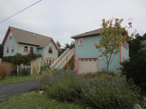 Froggy Bottoms Studio above garage. Owners' house to left.