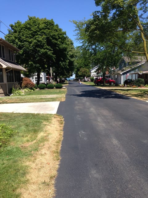 East Drive - Lake and Beach 100 yards down the street.