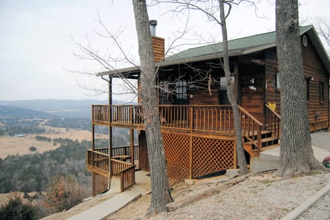 Located on bluff 450 feet over valley floor with incredible views