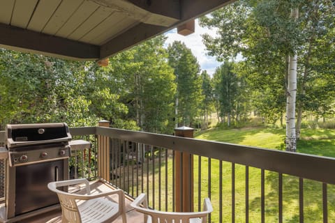 Balcony with Mountain View