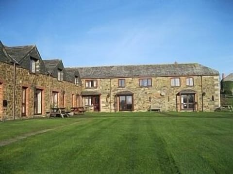 Skyview Cottage - Front