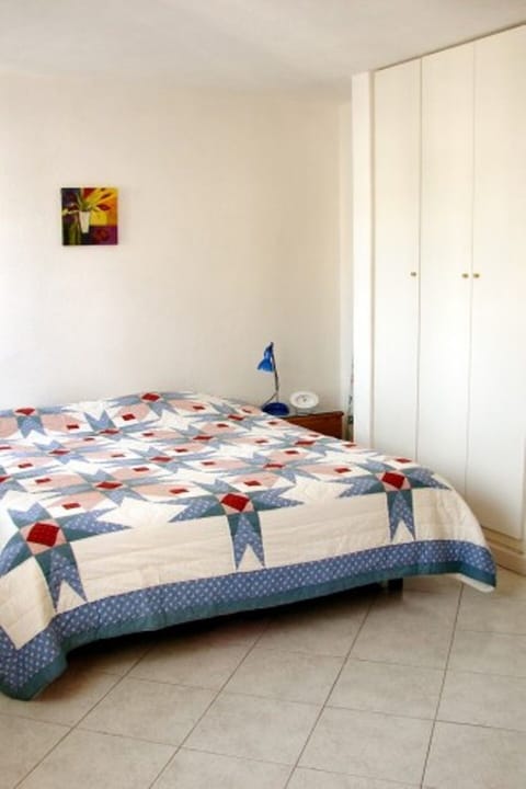 1 bedroom, iron/ironing board, bed sheets