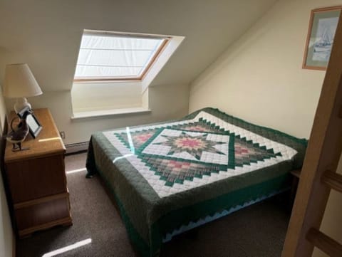 6 bedrooms, in-room safe, iron/ironing board, free WiFi