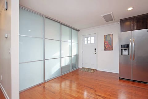 Privacy sliding doors