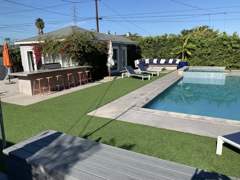 Sport pool for Volleyball and swimming, Jacuzzi, Fire pit & BBQ / Bar   
