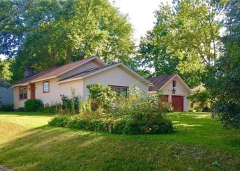 Vintage Cottage - Summer