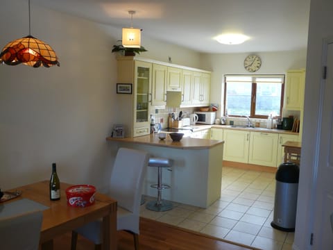 Kitchen /Dining area