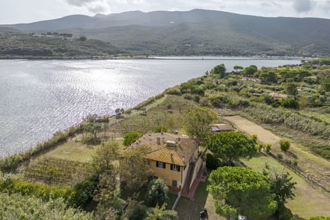 Building Exterior, Outdoor