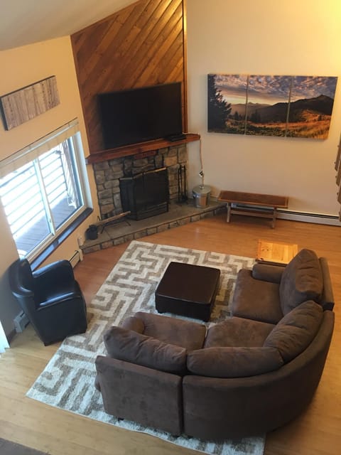 Living area | Smart TV, fireplace, DVD player, foosball