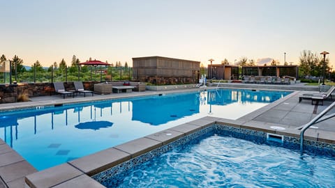 Outdoor pool, a heated pool