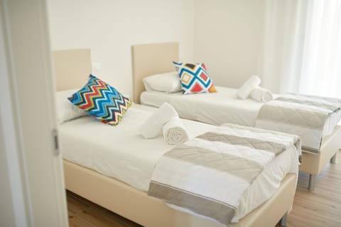 2 bedrooms, bed sheets