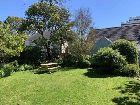 Spacious enclosed back garden