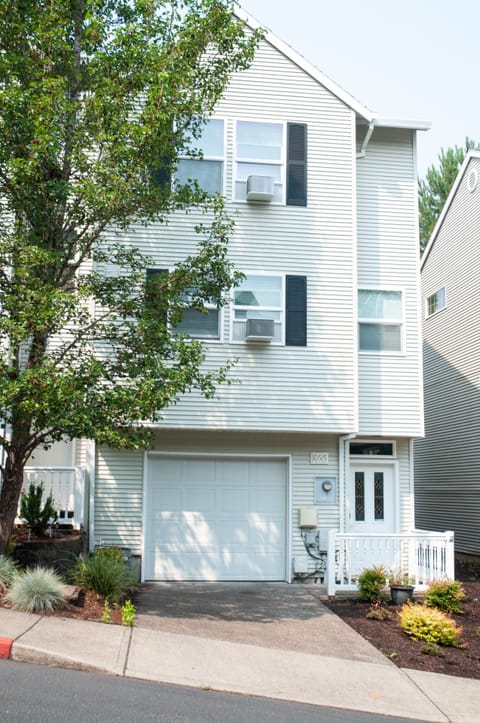 The 3-story townhouse is located in a great area, walking distance to amenities.
