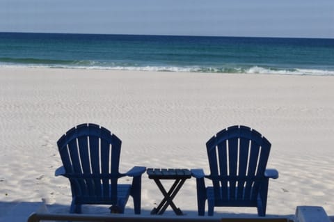 Beach | On the beach, sun loungers, beach towels