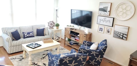 Living area | Smart TV, DVD player, video library