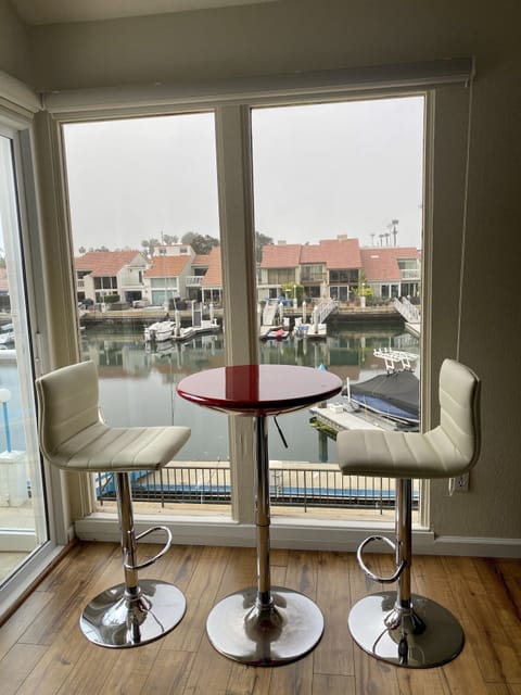 Master Bedroom - Coffee/Wine/Reading Area