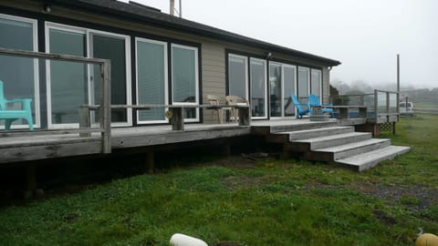 Left suite is SurfSounds. State Park in background/right has easy path to beach.