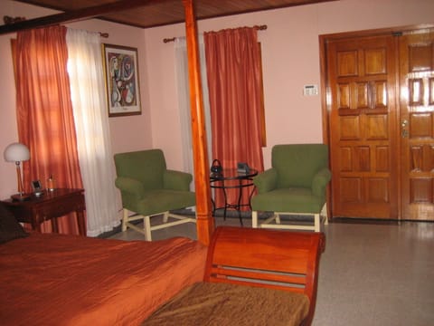 4 bedrooms, in-room safe, iron/ironing board, WiFi