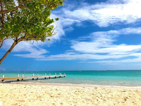 Beach nearby, sun loungers, beach towels