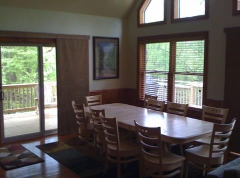 Eating Area with Seating for 10 People, Kitchen Breakfast Bar Seats 3 More