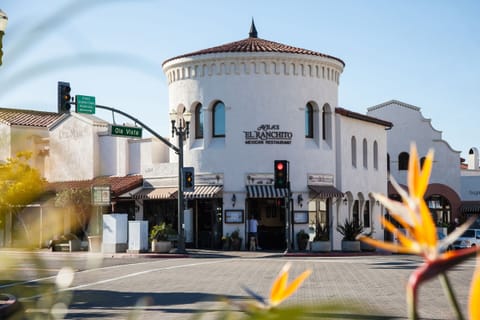 Avenida Del Mar … quaint downtown shopping & dinning