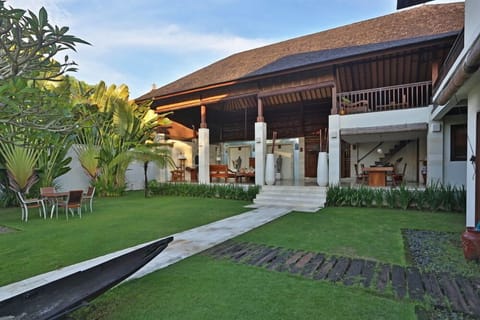 Georgeous 4 Bed Villa Near Beach,Canggu;