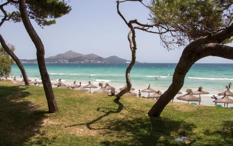 Beach nearby, beach towels